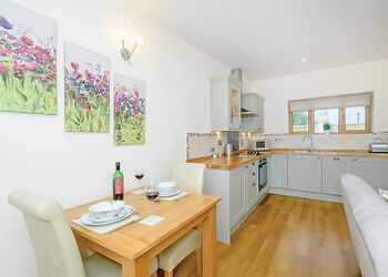 Otter Cottage - Larkshayes Cottages, Dalwood, Axminster