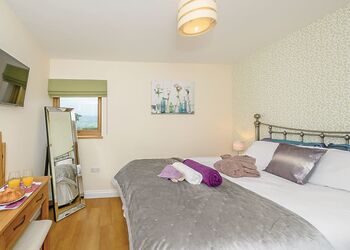 Yarty Cottage - Larkshayes Cottages, Dalwood, Axminster
