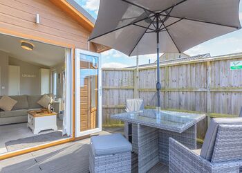 Westfield Lodge - Larkrise Farm Lodges, Charlton Adam, Somerton