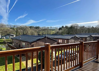 Lake View 2 bedroom lodge 