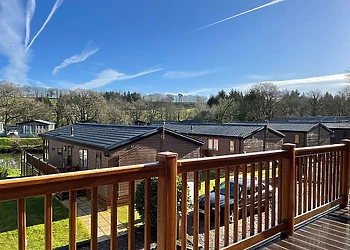 Lake View 2 bedroom lodge 