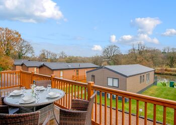 Lake View 2 bedroom lodge - Lakeview Manor Lodges, Dunkeswell, Honiton