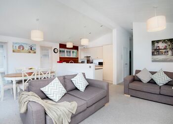 Lake View 2 bedroom lodge with hot tub (sleeps 4) - Lakeview Manor Lodges, Dunkeswell, Honiton