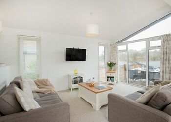 Lake View 3 bedroom lodge with hot tub (sleeps 6) - Lakeview Manor Lodges, Dunkeswell, Honiton