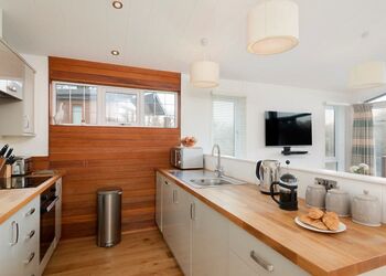 Lake Front 3 bedroom lodge - Lakeview Manor Lodges, Dunkeswell, Honiton