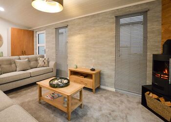 Brook View 2 bedroom lodge - Lakeview Manor Lodges, Dunkeswell, Honiton