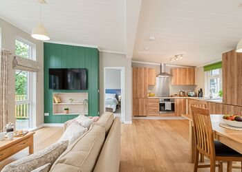 Lake Front 2 bedroom lodge - Lakeview Manor Lodges, Dunkeswell, Honiton