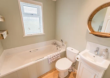 Lake Front 2 bedroom lodge 