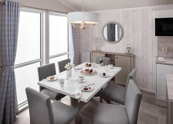 Valley Park View 3 bed with Hot Tub Pet (Sleeps 6) - Lakeview Manor Lodges, Dunkeswell, Honiton