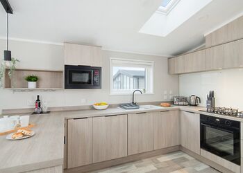 Valley View 2 bed Hot Tub (sleeps 4) - Lakeview Manor Lodges, Dunkeswell, Honiton