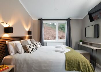 Valley View 2 bed Hot Tub (sleeps 4) - Lakeview Manor Lodges, Dunkeswell, Honiton