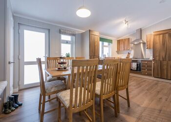 Valley Lake Front CL 2 bed Hot Tub Pet (sleeps 4) - Lakeview Manor Lodges, Dunkeswell, Honiton