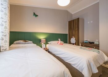 Valley Lake Front CL 2 bed Hot Tub Pet (sleeps 4) - Lakeview Manor Lodges, Dunkeswell, Honiton