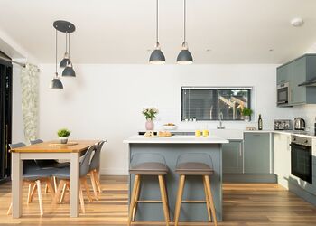 Valley Lake Front 2 bed Hot Tub Pet (sleeps 4) - Lakeview Manor Lodges, Dunkeswell, Honiton