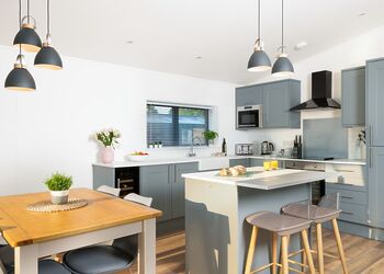 Valley Lake Front 2 bed Hot Tub Pet (sleeps 4) - Lakeview Manor Lodges, Dunkeswell, Honiton