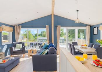 Valley Park View 3 bed Hot Tub Pet (sleeps 6) - Lakeview Manor Lodges, Dunkeswell, Honiton