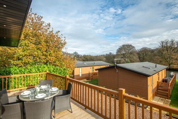 Lake View 2 bedroom lodge with hot tub (sleeps 4) - Lakeview Manor Lodges, Dunkeswell, Honiton