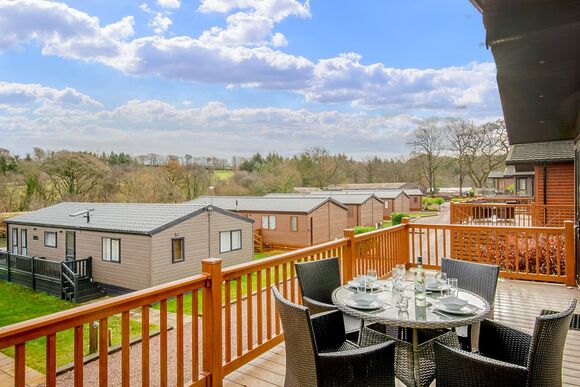 Lake View 2 bedroom lodge with hot tub (sleeps 4) - Lakeview Manor Lodges, Dunkeswell, Honiton