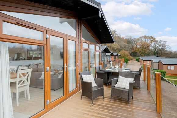 Lake View 3 bedroom lodge with hot tub (sleeps 6) - Lakeview Manor Lodges, Dunkeswell, Honiton