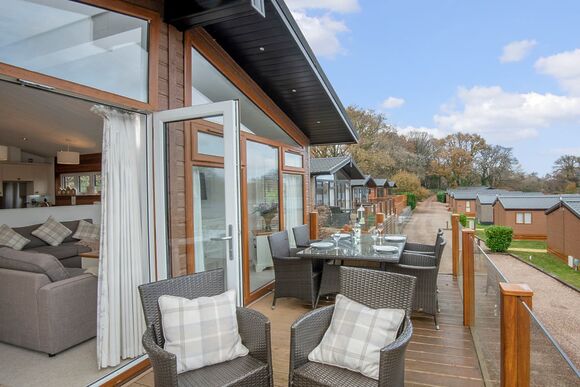 Lake View 3 bedroom lodge with hot tub (sleeps 6) - Lakeview Manor Lodges, Dunkeswell, Honiton