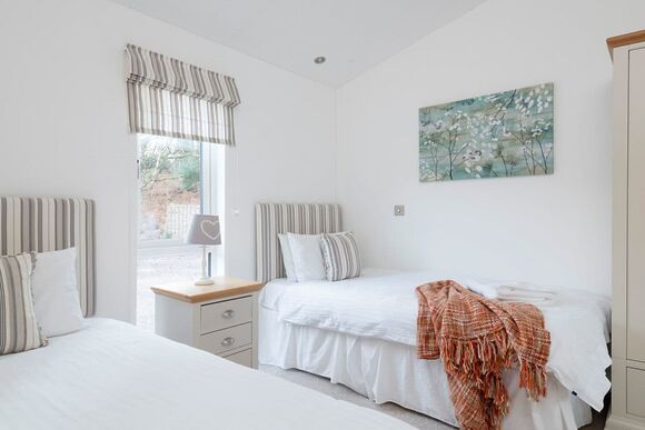 Lake Front 3 bedroom lodge - Lakeview Manor Lodges, Dunkeswell, Honiton