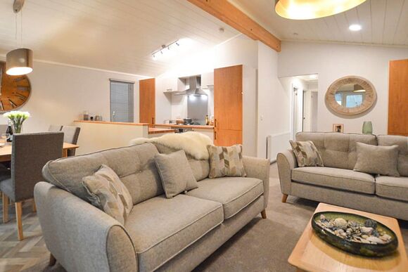 Brook View 2 bedroom lodge - Lakeview Manor Lodges, Dunkeswell, Honiton