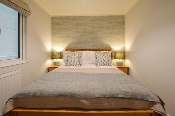 Brook View 2 bedroom lodge - Lakeview Manor Lodges, Dunkeswell, Honiton