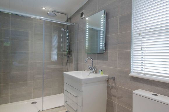 Brook View 2 bedroom CL lodge - Lakeview Manor Lodges, Dunkeswell, Honiton