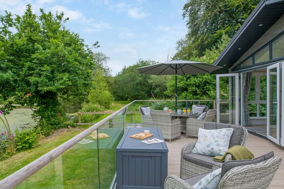 Lake Front 2 bedroom lodge (sleeps 4) - Lakeview Manor Lodges, Dunkeswell, Honiton