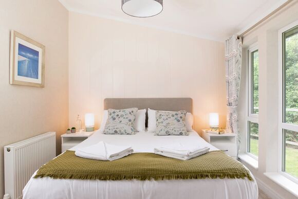 Lake Front 2 bedroom lodge (sleeps 4) - Lakeview Manor Lodges, Dunkeswell, Honiton