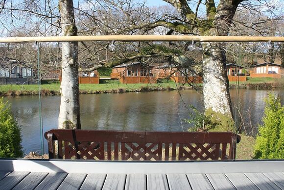 Lake Front 2 bedroom lodge - Lakeview Manor Lodges, Dunkeswell, Honiton