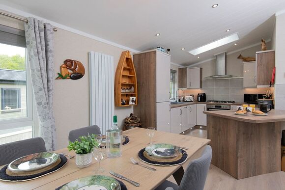 Lake Front 2 bedroom lodge - Lakeview Manor Lodges, Dunkeswell, Honiton