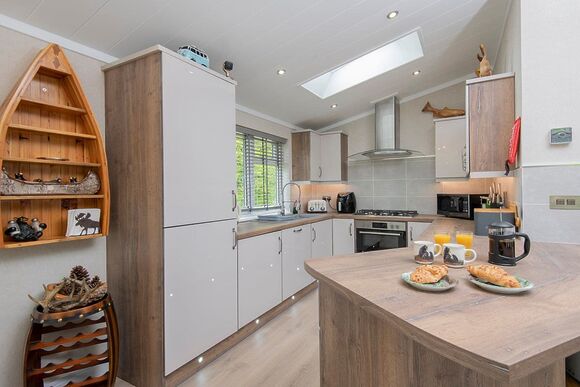 Lake Front 2 bedroom lodge - Lakeview Manor Lodges, Dunkeswell, Honiton