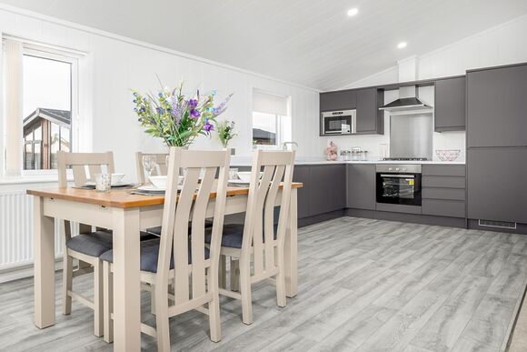 Valley View 3 bed Pet (Sleeps 6) - Lakeview Manor Lodges, Dunkeswell, Honiton