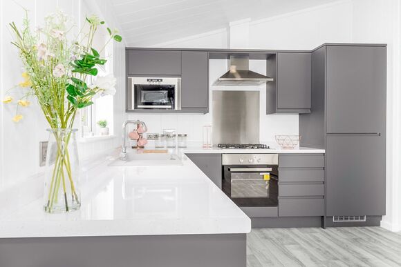 Valley View 3 bed Pet (Sleeps 6) - Lakeview Manor Lodges, Dunkeswell, Honiton