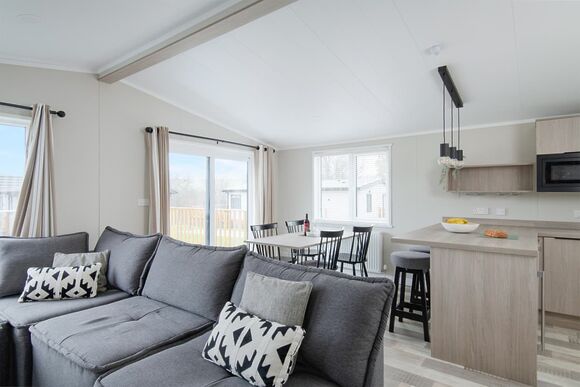 Valley View 2 bed Hot Tub (sleeps 4) - Lakeview Manor Lodges, Dunkeswell, Honiton