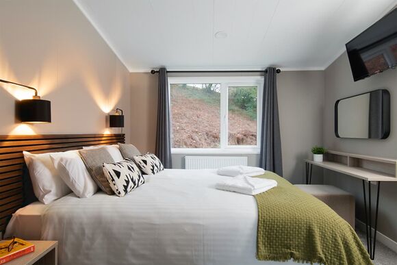 Valley View 2 bed Hot Tub (sleeps 4) - Lakeview Manor Lodges, Dunkeswell, Honiton