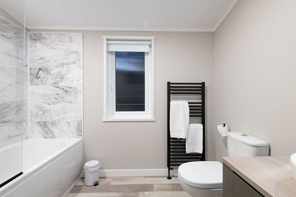 Valley View 2 bed Hot Tub (sleeps 4) - Lakeview Manor Lodges, Dunkeswell, Honiton