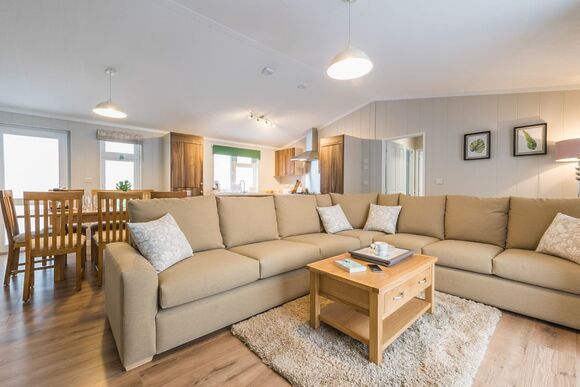 Valley Lake Front CL 2 bed Hot Tub Pet (sleeps 4) - Lakeview Manor Lodges, Dunkeswell, Honiton