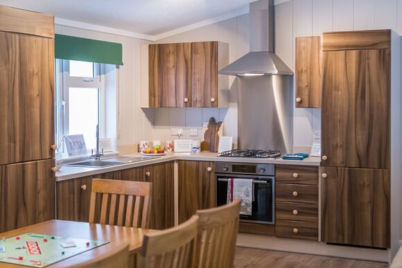 Valley Lake Front CL 2 bed Hot Tub Pet (sleeps 4) - Lakeview Manor Lodges, Dunkeswell, Honiton