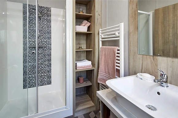 Pet friendly Mapleton 2 (sleeps 4) 