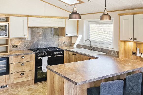 Valley Park View 2 bedroom Lodge (sleeps 6) - Lakeview Manor Lodges, Dunkeswell, Honiton