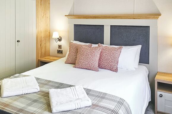 Valley Park View 2 bedroom Lodge (sleeps 6) - Lakeview Manor Lodges, Dunkeswell, Honiton