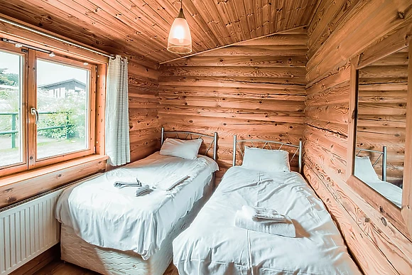 LE Luxury Log Cabin20 