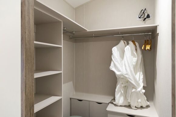 Platinum Lodge - Glendale, Port Carlisle