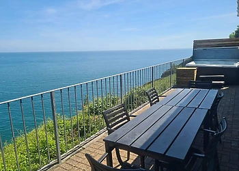 Clifftop Hot Tub (Sleeps 6) 