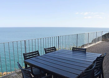 Clifftop Hot Tub (Sleeps 6)