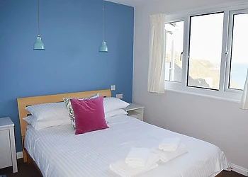 Clifftop Hot Tub (Sleeps 6)