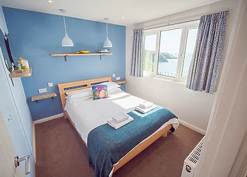 Clifftop Hot Tub (Sleeps 4) 