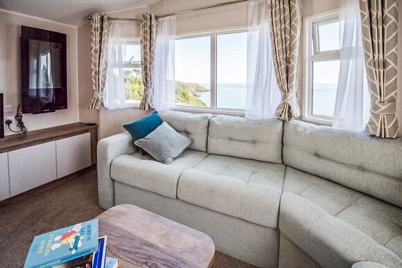 Sunflower Caravan - Leonards Cove, Stoke Fleming, Dartmouth